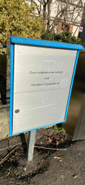 Blauer Gemeindebriefkasten